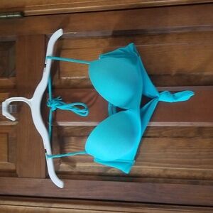 Women's Raisins bikini top in turquoise size Medium